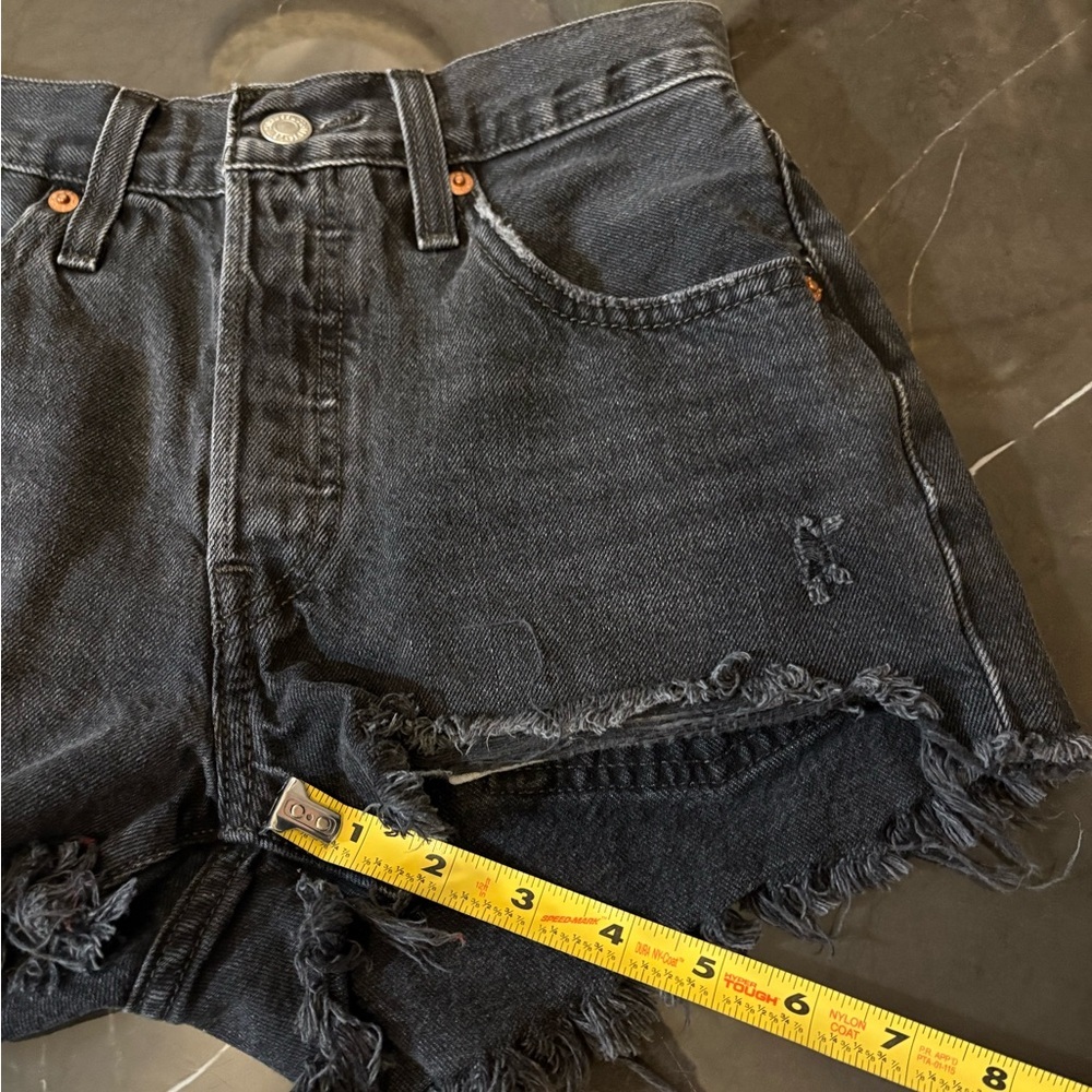 Levi's Premium 501 Women's Distressed Black Denim Cut-Off Shorts Button Fly - Picture 12 of 13